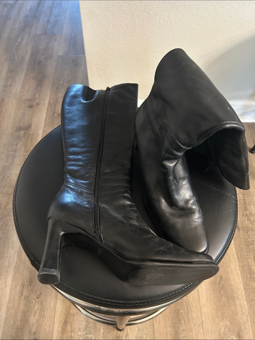 Women's Black Mid-Calf Leather Boots